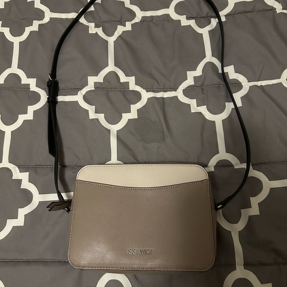 Nine West Calandra Camera Crossbody Greystone